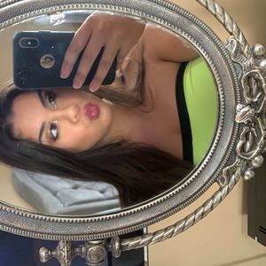 Meet your Posher, Pamela